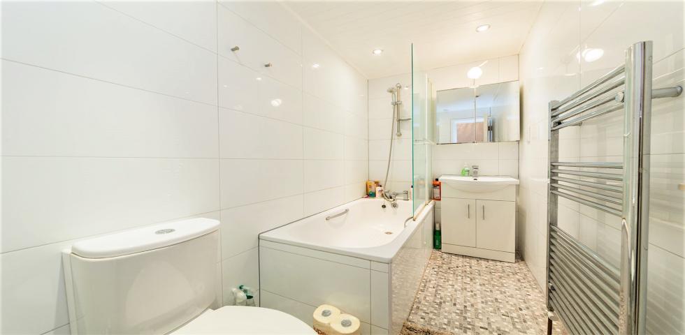 			3 Bedroom, 1 bath, 1 reception Flat			 Stanley Gardens, Willesden Green